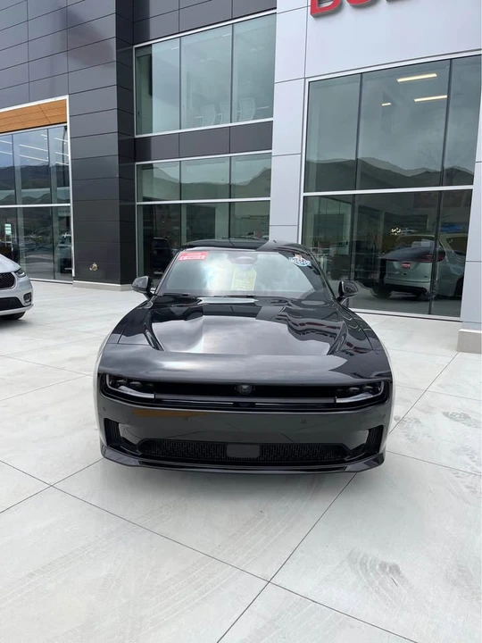 2025 Dodge Charger 8th Gen - Image 6 of 11