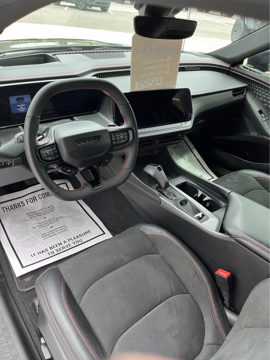 2025 Dodge Charger 8th Gen - Image 9 of 11
