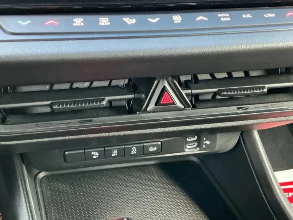 2025 Dodge Charger 8th Gen - Image 18 of 19