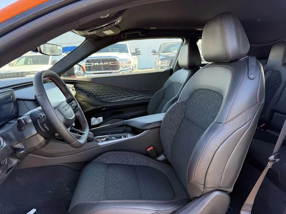 2025 Dodge Charger 8th Gen - Image 7 of 13