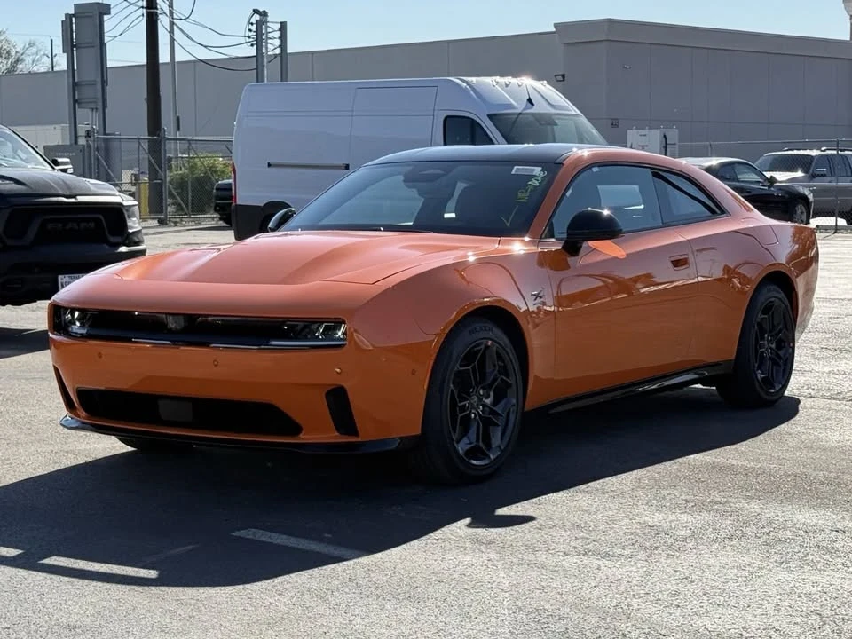 2025 Dodge Charger 8th Gen - Image 2 of 13