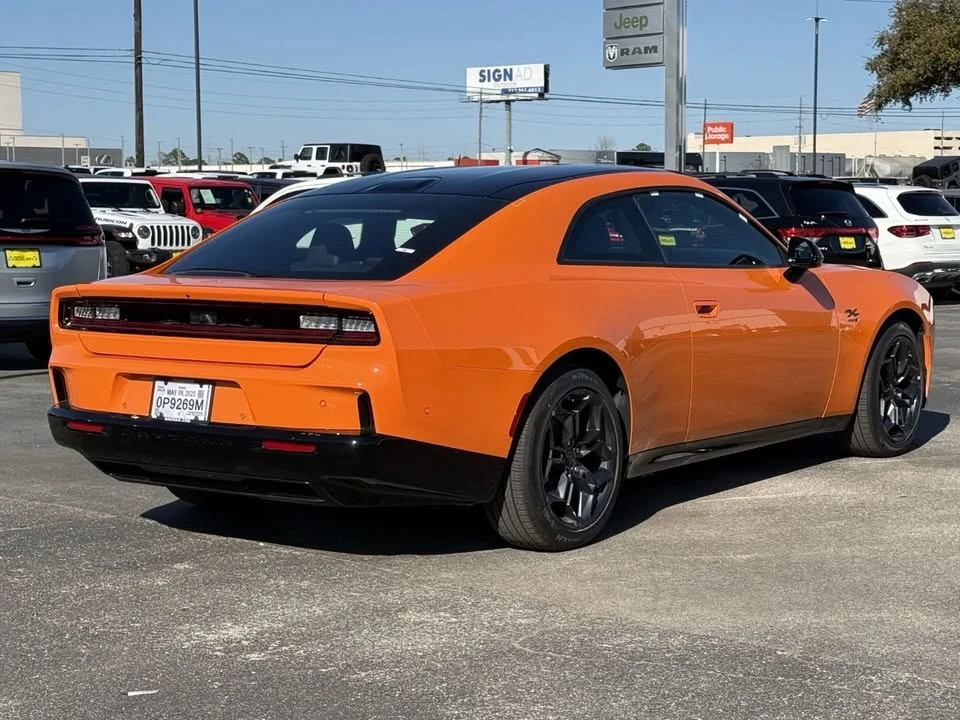 2025 Dodge Charger 8th Gen - Image 4 of 13