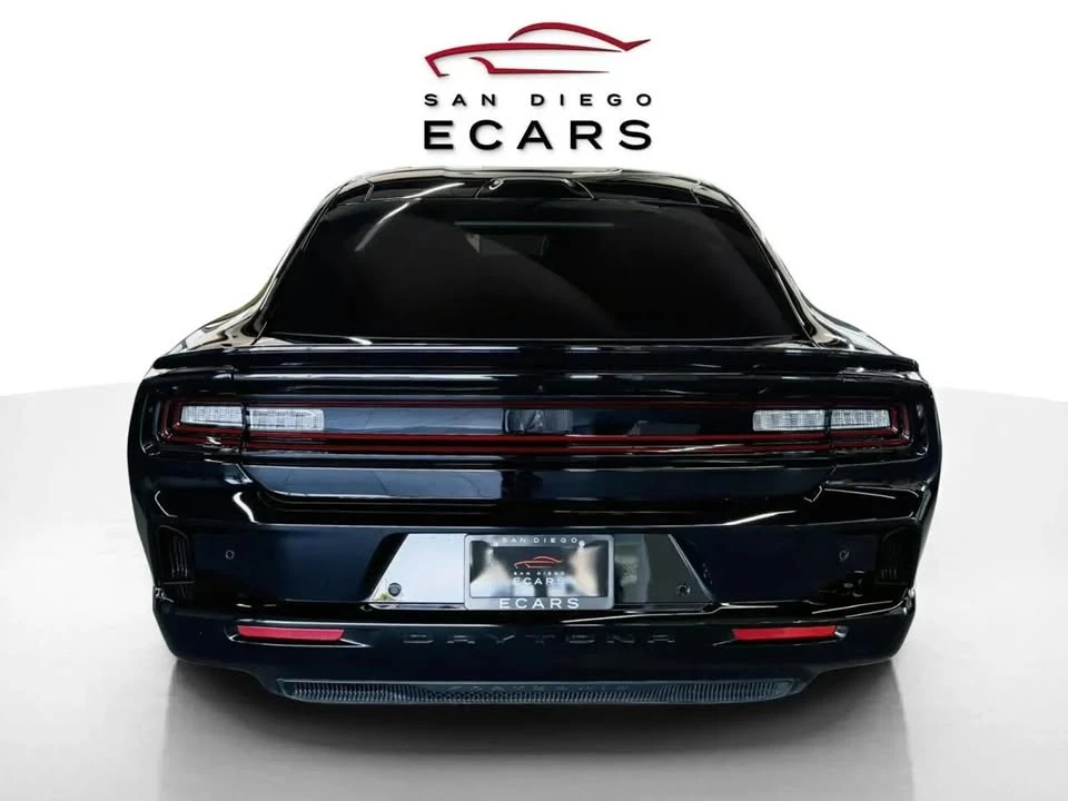2025 Dodge Charger 8th Gen - Image 6 of 20