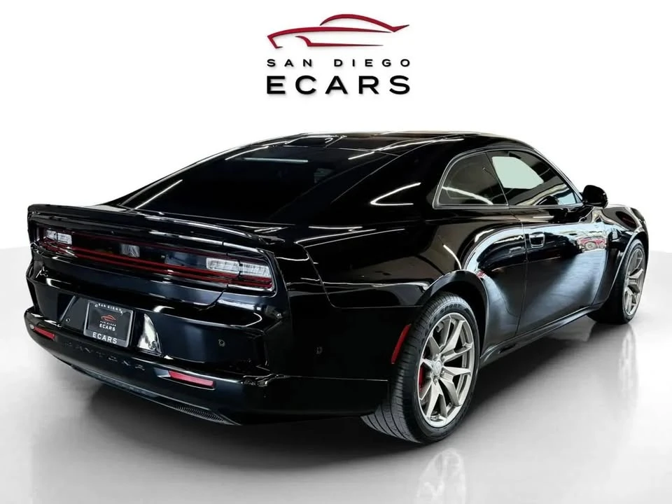 2025 Dodge Charger 8th Gen - Image 5 of 20