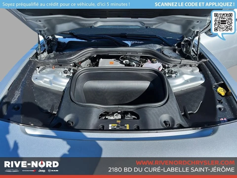 2025 Dodge Charger 8th Gen - Image 7 of 10