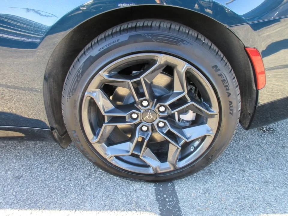 2025 Dodge Charger 8th Gen - Image 7 of 19