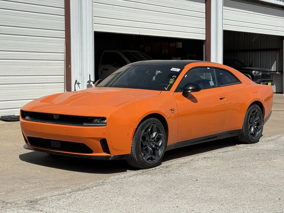 2025 Dodge Charger 8th Gen - Image 4 of 20