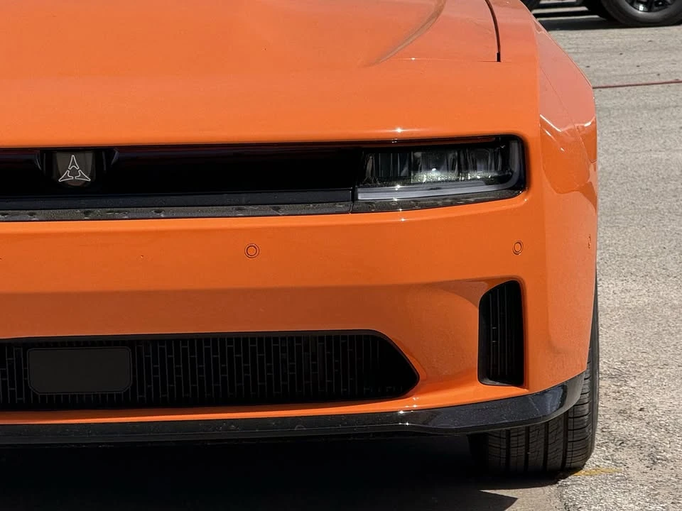 2025 Dodge Charger 8th Gen - Image 8 of 20