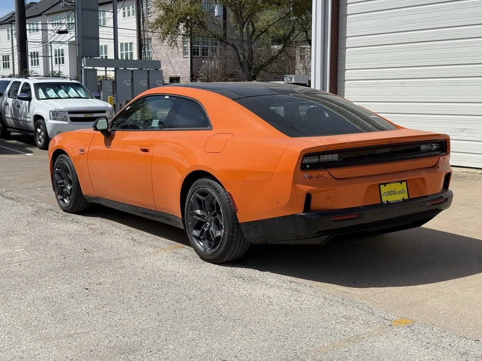 2025 Dodge Charger 8th Gen - Image 5 of 20