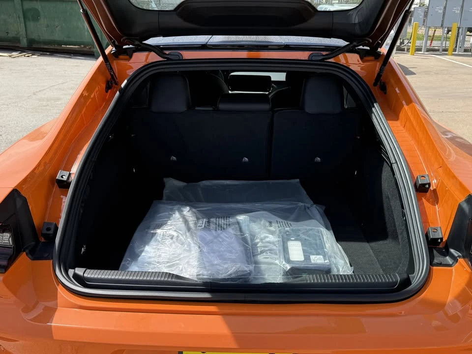 2025 Dodge Charger 8th Gen - Image 11 of 20