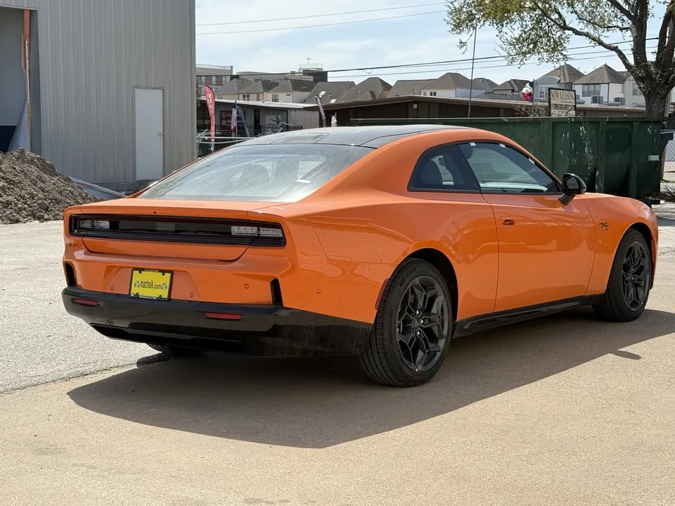 2025 Dodge Charger 8th Gen - Image 7 of 20