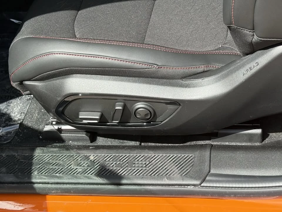 2025 Dodge Charger 8th Gen - Image 14 of 20