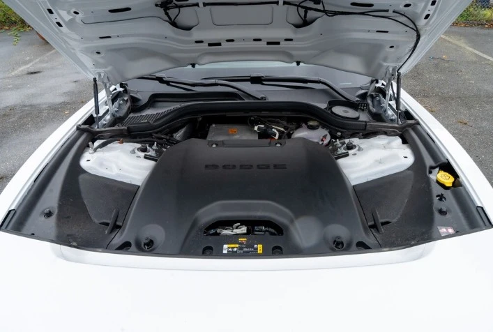 2025 Dodge Charger 8th Gen - Image 8 of 19