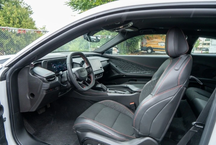 2025 Dodge Charger 8th Gen - Image 11 of 19