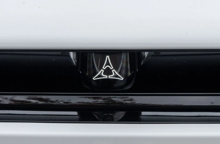 2025 Dodge Charger 8th Gen - Image 6 of 19