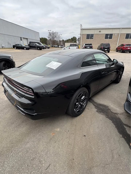 2025 Dodge Charger 8th Gen - Image 2 of 9