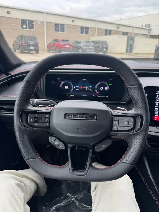2025 Dodge Charger 8th Gen - Image 5 of 9