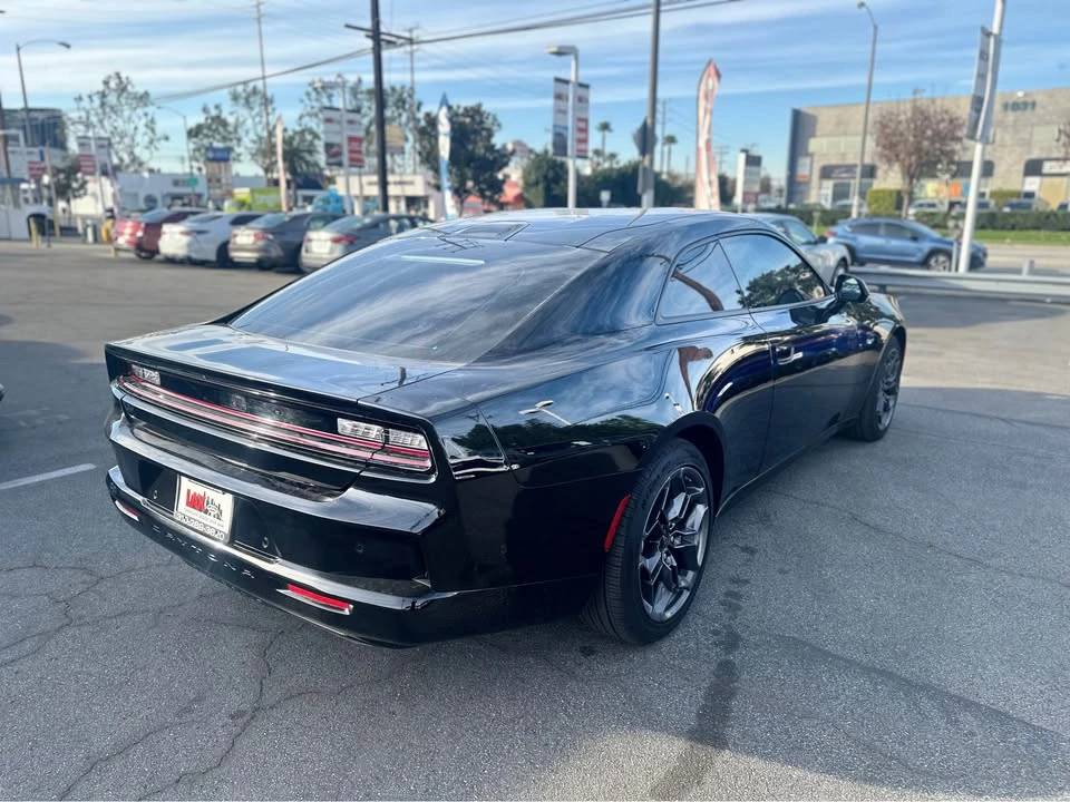2025 Dodge Charger 8th Gen - Image 5 of 11