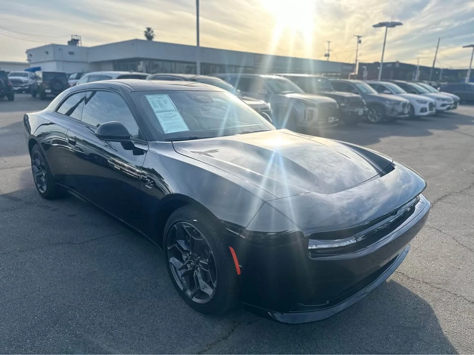 2025 Dodge Charger 8th Gen - Image 3 of 11