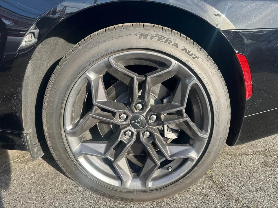 2025 Dodge Charger 8th Gen - Image 9 of 11