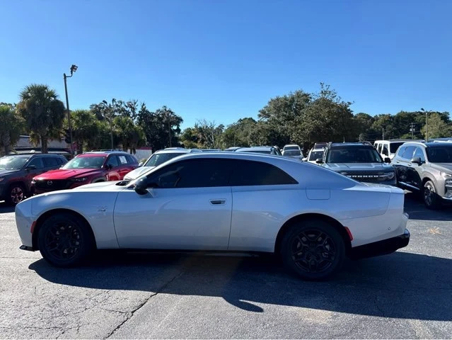 2025 Dodge Charger 8th Gen - Image 3 of 18