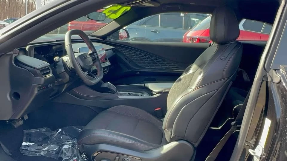 2025 Dodge Charger 8th Gen - Image 7 of 10