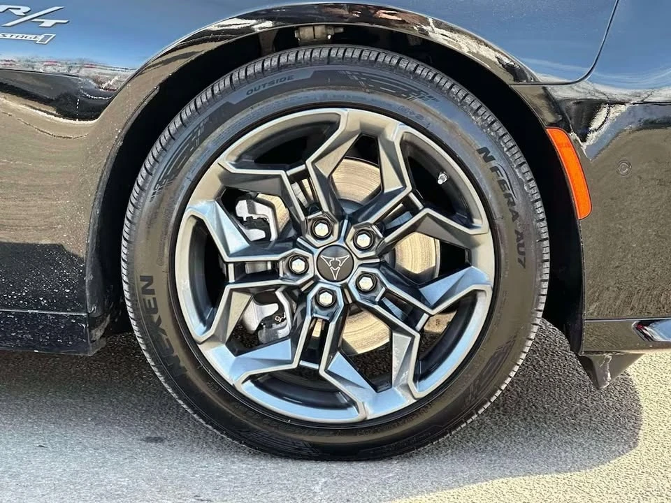 2025 Dodge Charger 8th Gen - Image 6 of 10