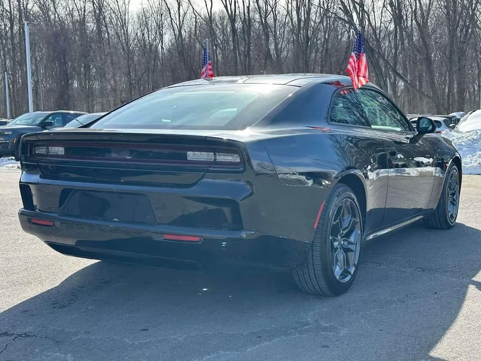2025 Dodge Charger 8th Gen - Image 4 of 10