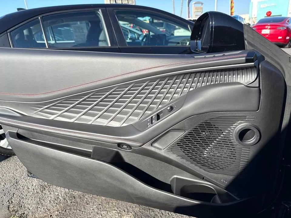 2025 Dodge Charger 8th Gen - Image 10 of 17