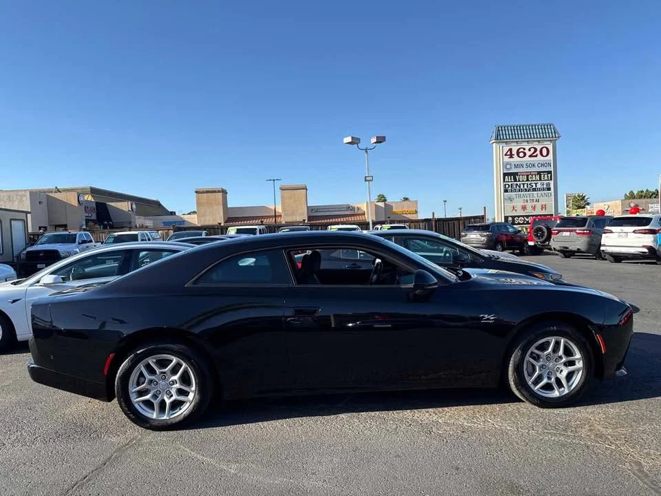 2025 Dodge Charger 8th Gen - Image 16 of 17