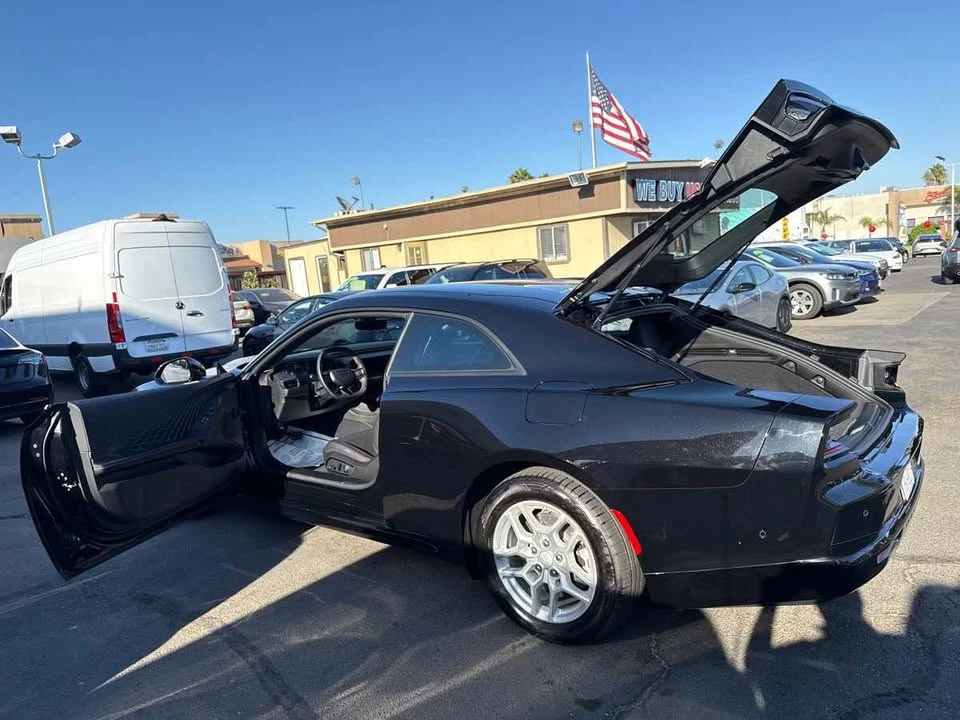 2025 Dodge Charger 8th Gen - Image 5 of 17