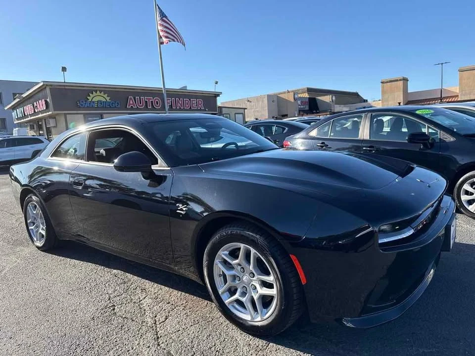 2025 Dodge Charger 8th Gen - Image 15 of 17