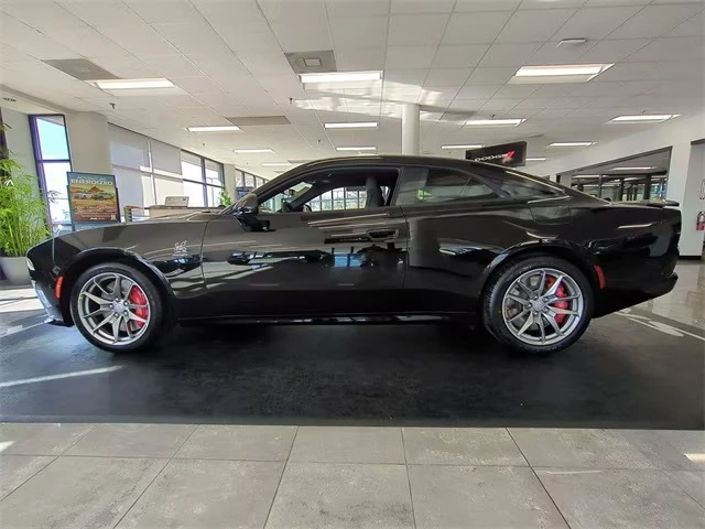 2025 Dodge Charger 8th Gen - Image 6 of 20