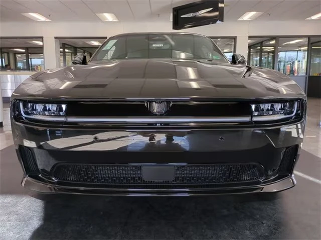 2025 Dodge Charger 8th Gen - Image 8 of 20