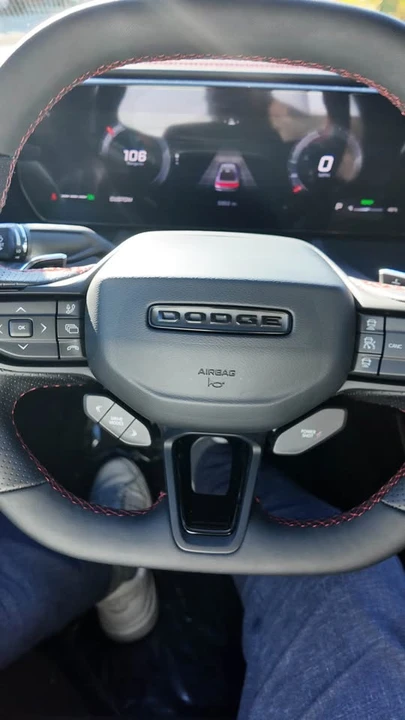 2025 Dodge Charger 8th Gen - Image 8 of 18