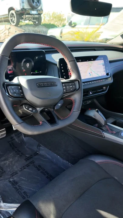 2025 Dodge Charger 8th Gen - Image 2 of 18