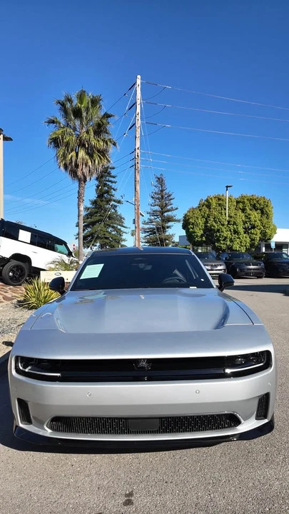2025 Dodge Charger 8th Gen - Image 17 of 18