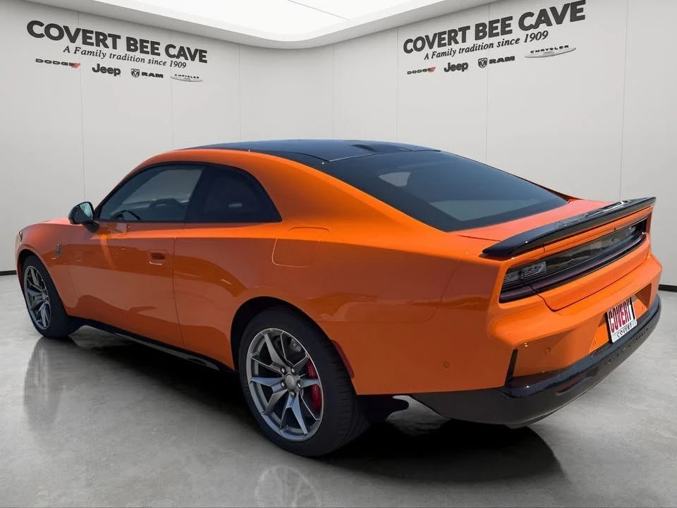 2025 Dodge Charger 8th Gen - Image 7 of 20