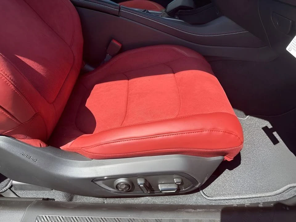 2025 Dodge Charger 8th Gen - Image 13 of 20