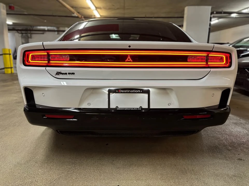 2025 Dodge Charger 8th Gen - Image 6 of 13