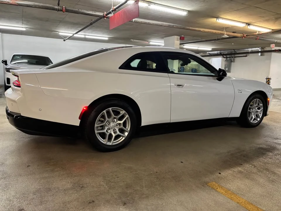 2025 Dodge Charger 8th Gen - Image 8 of 13