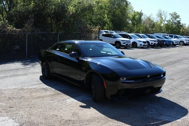 2025 Dodge Charger 8th Gen - Image 7 of 19