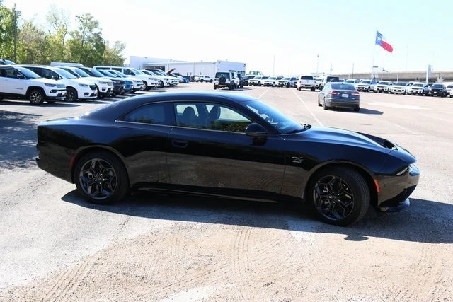 2025 Dodge Charger 8th Gen - Image 6 of 19