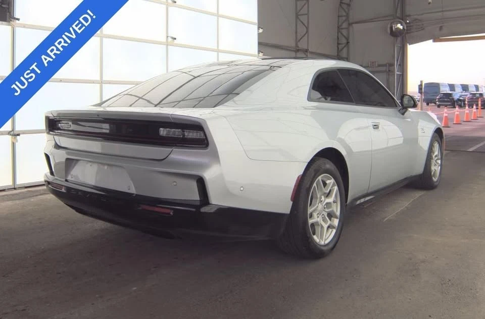 2025 Dodge Charger 8th Gen - Image 3 of 6