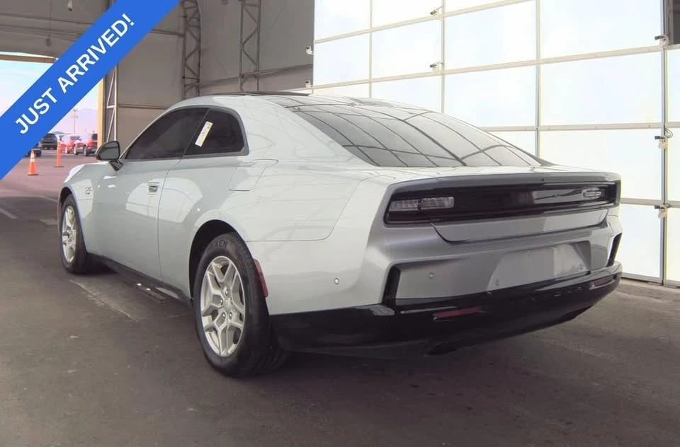 2025 Dodge Charger 8th Gen - Image 4 of 6