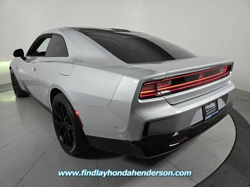 2025 Dodge Charger 8th Gen - Image 4 of 18