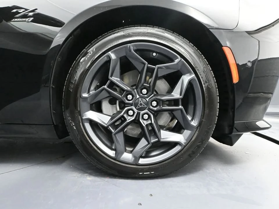 2025 Dodge Charger 8th Gen - Image 16 of 20