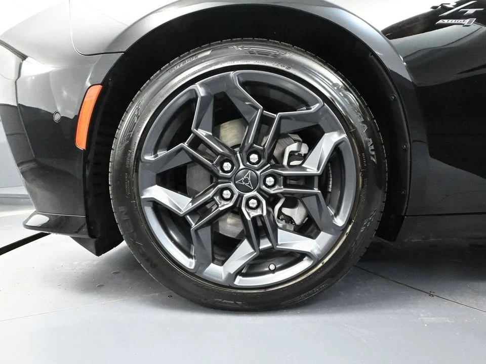 2025 Dodge Charger 8th Gen - Image 17 of 20