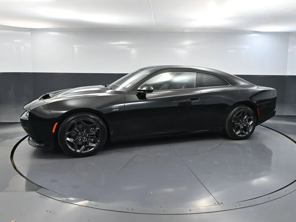 2025 Dodge Charger 8th Gen - Image 11 of 20
