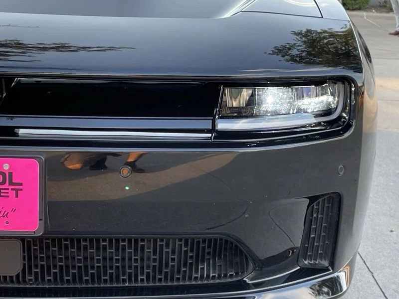 2025 Dodge Charger 8th Gen - Image 6 of 20